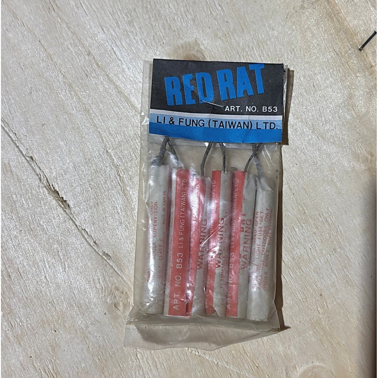 Vintage DOT Red Rat Smoking Cap Sticks